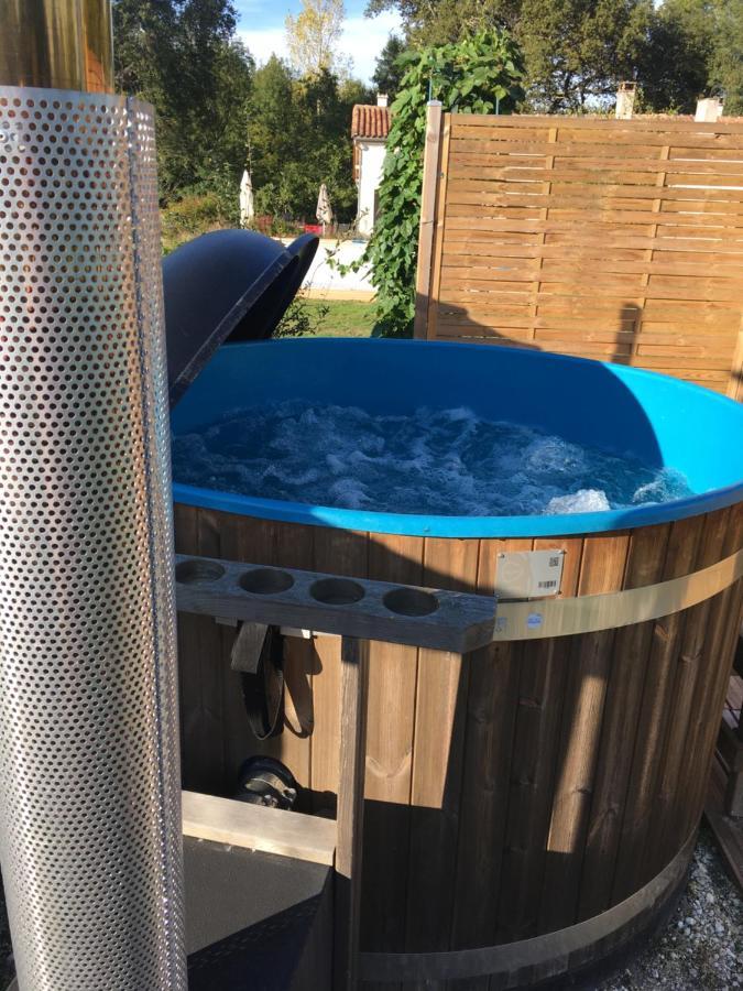 Maison Perigord Vert Piscine Et Spa La Roche-Chalais 외부 사진