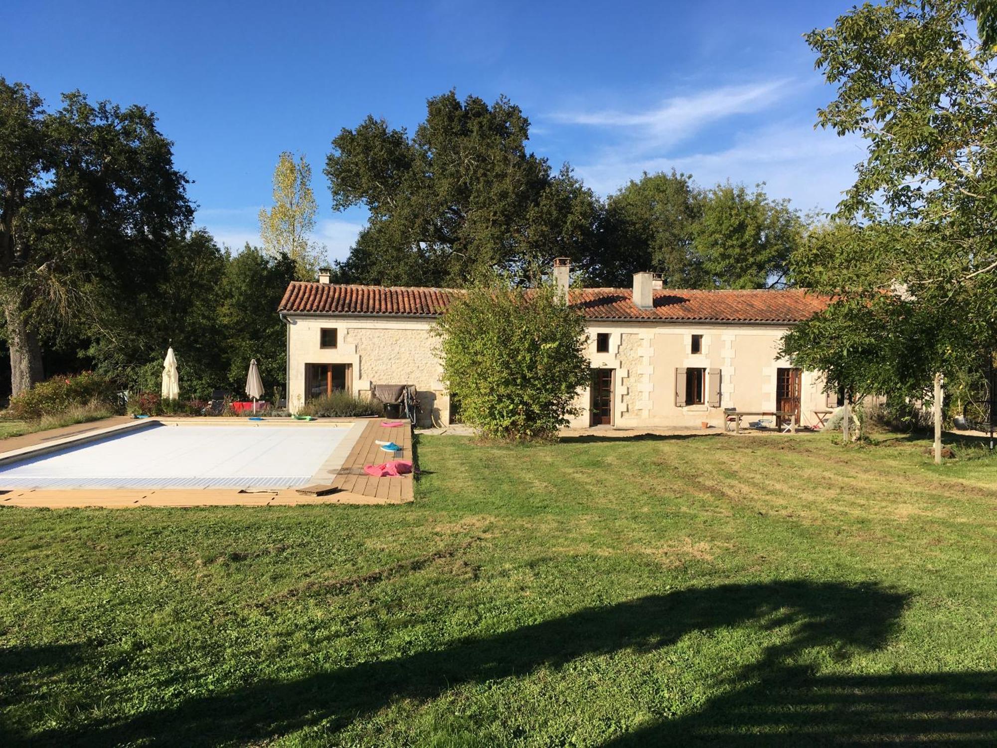 Maison Perigord Vert Piscine Et Spa La Roche-Chalais 외부 사진